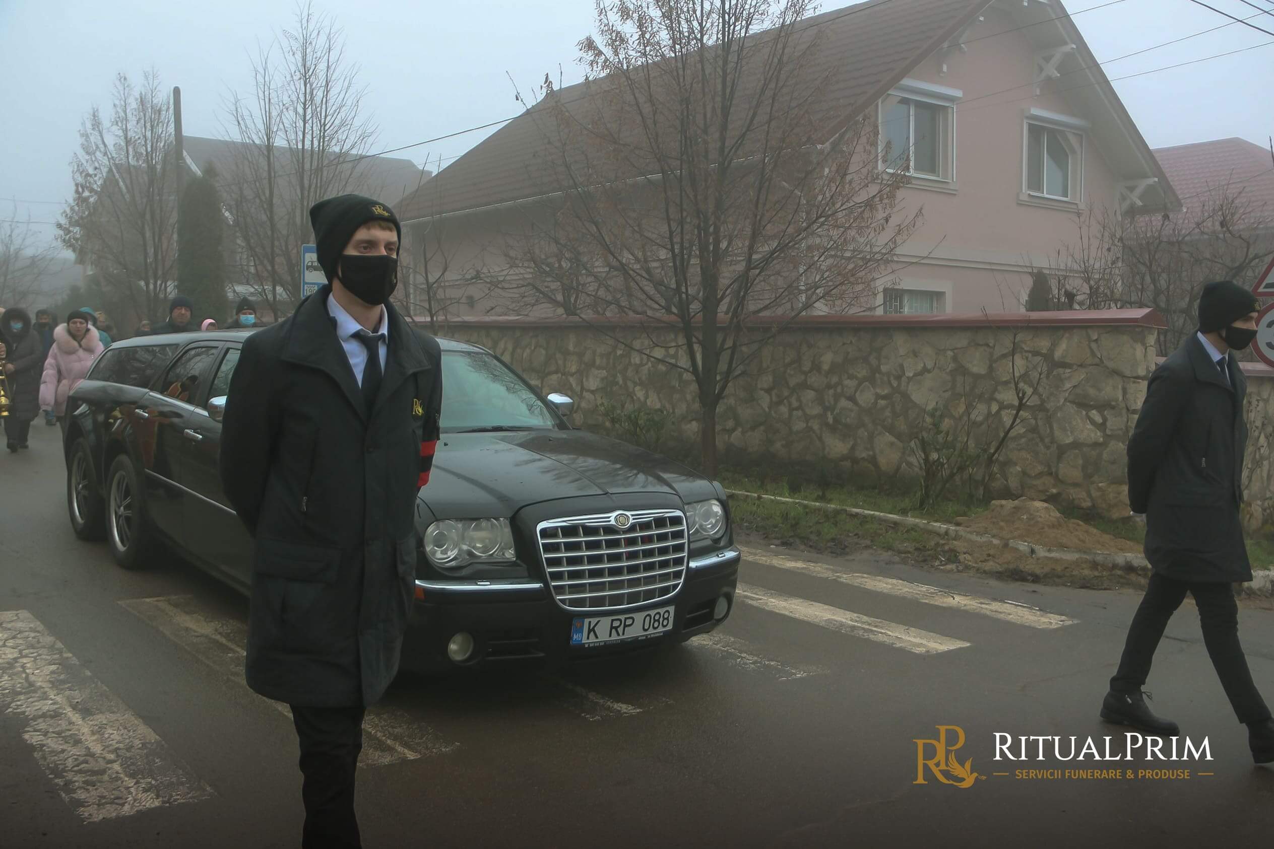 Echipă de însoțire la funeralii