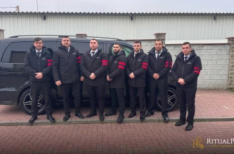 Echipă de însoțire la funeralii · 1