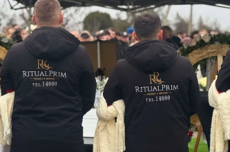Echipă de însoțire la funeralii · 4