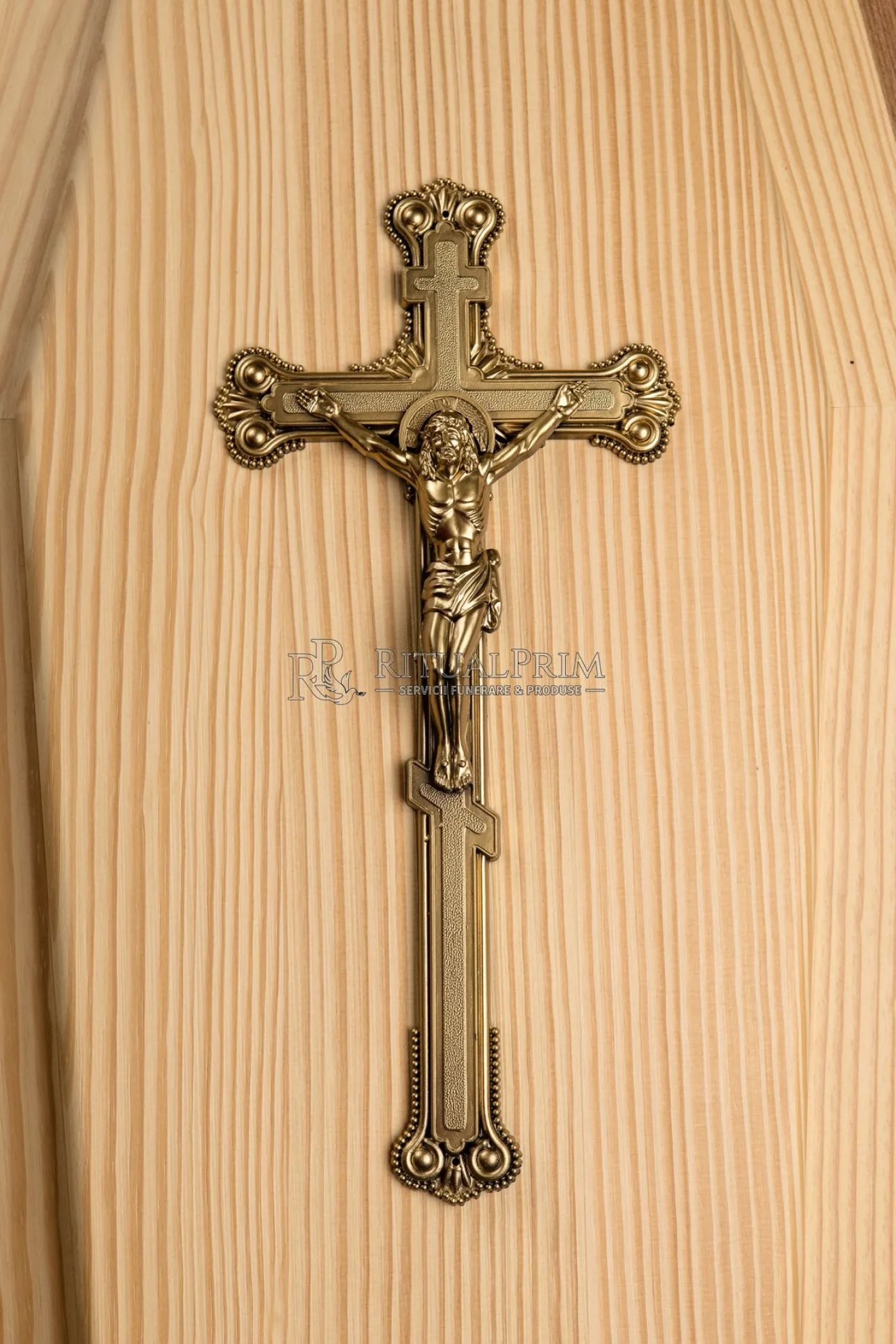 Cruciulita Plasti pe sicriu